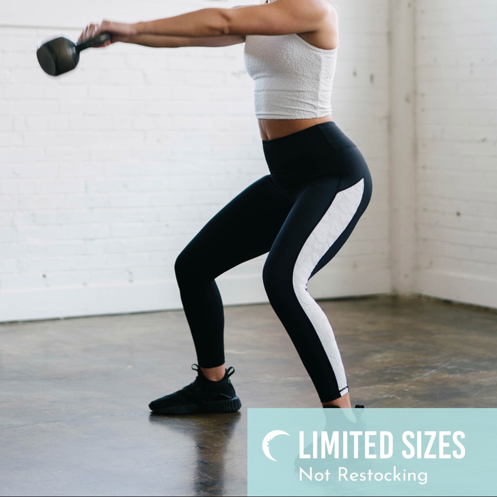 🌙 ZYIA 🌙 White Leopard Strip Light n Tight 7/8